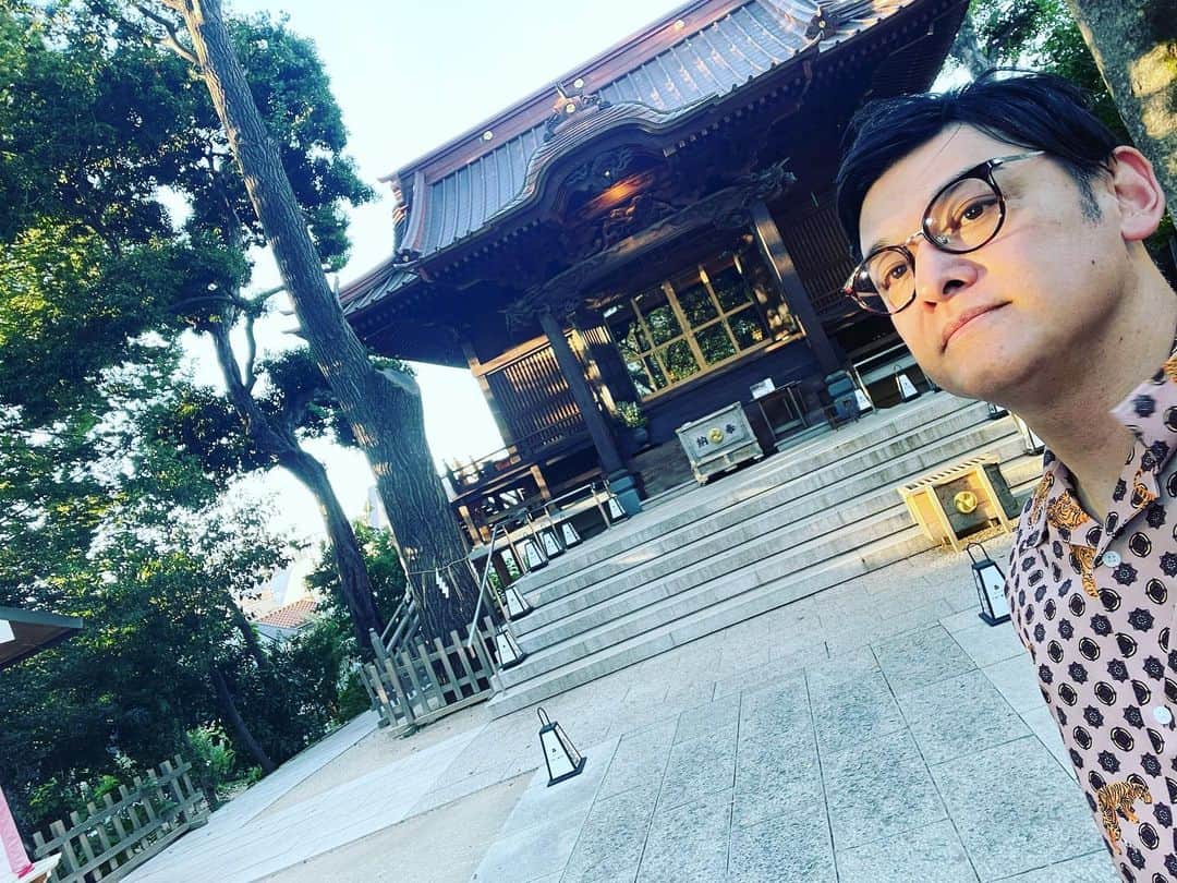 宮田麺児のインスタグラム：「戸越八幡神社に　お参りしてから　かえりまーす  #ウサギ#マッドバニー#神社#パワースポット」