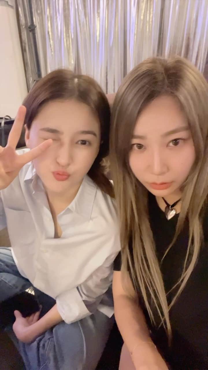 ジェアのインスタグラム：「낸시 낸시 내 어린 칭구 🤍 이날 열일 하느라 수고 했오 💓💓💓」
