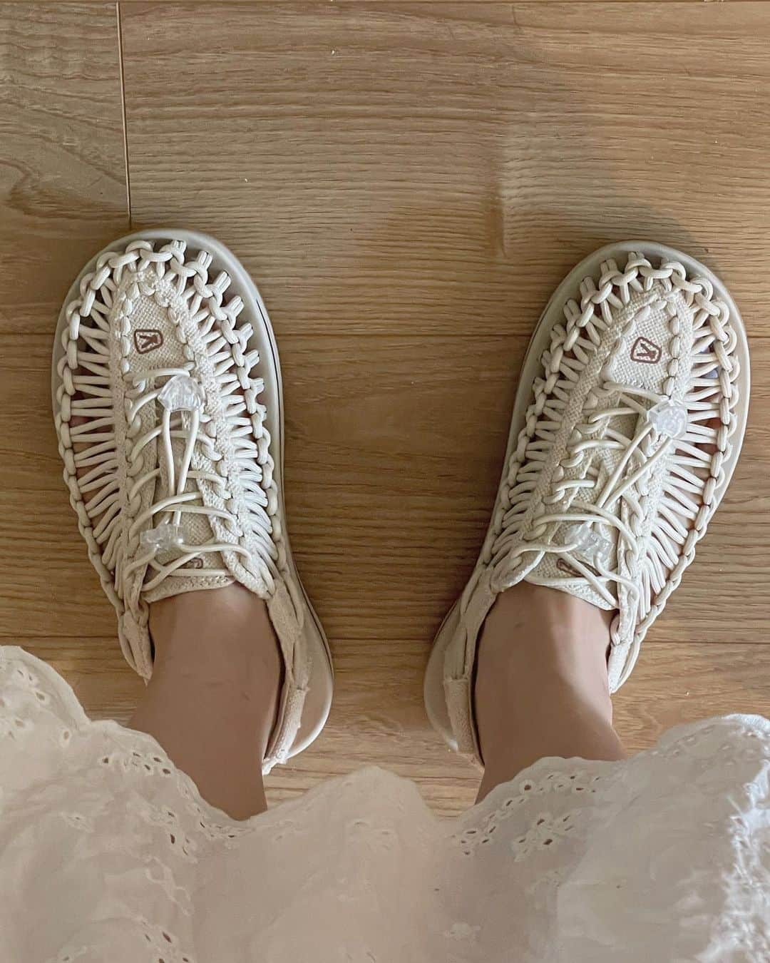 あきさんのインスタグラム写真 - (あきInstagram)「@keen_japan  大活躍🥹🧡 サッと履けて軽くて 足にフィットーー🏃‍♀️  #KEEN #KEENGARAGE #KEENUNEEK #キーン #アウトドアスニーカー #UNEEK#ユニーク#ad」8月29日 17時54分 - akeeey95