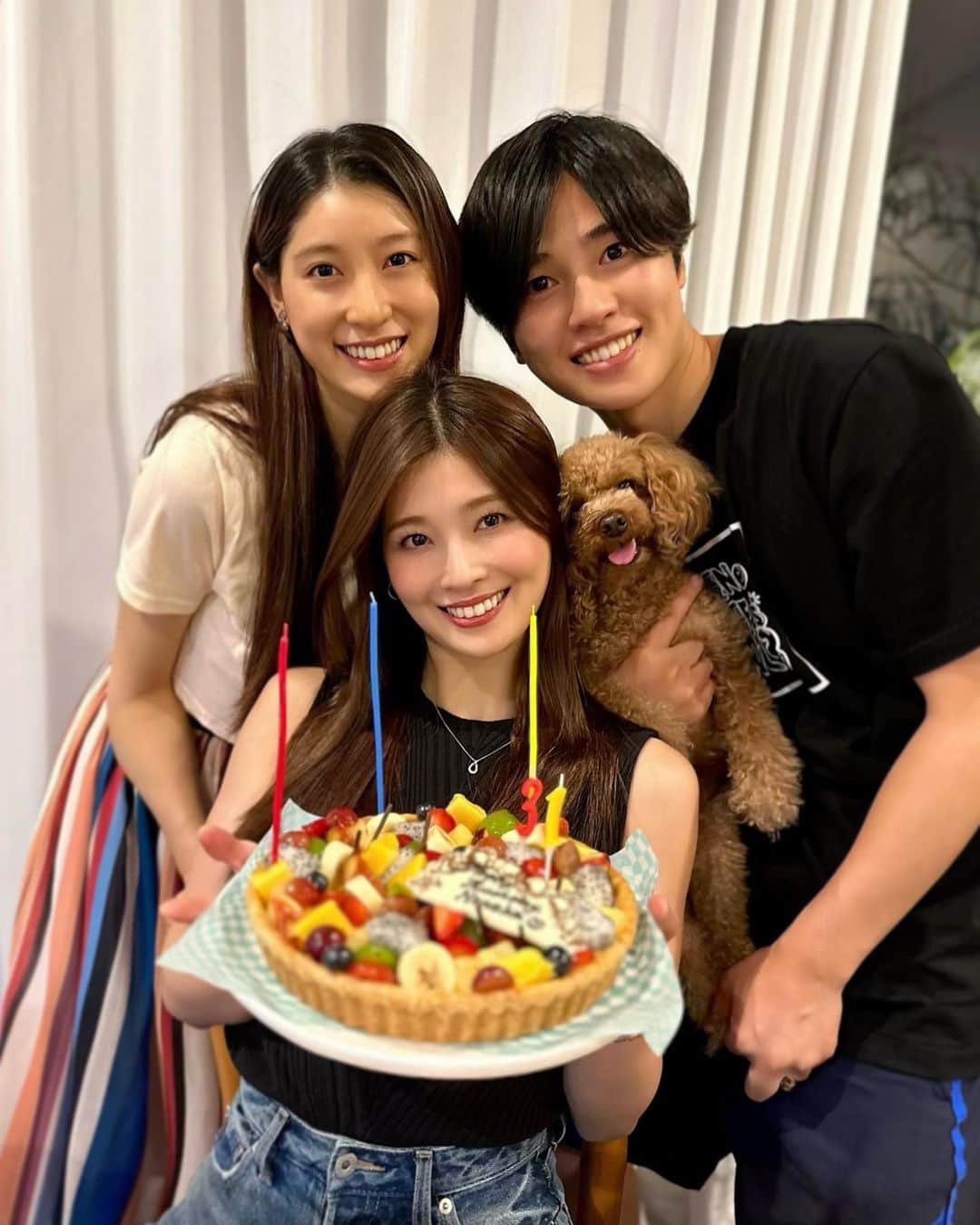 土屋炎伽のインスタグラム：「✳︎ 8/26🌻 ひとつ歳を重ねました☆ どんな時も味方でいてくれる家族や友人、 応援してくれる周りの人たちに 感謝の気持ちでいっぱいです🌹 31才の一年もいろいろなことに挑戦して 成長できるようにがんばります☺️🔥」