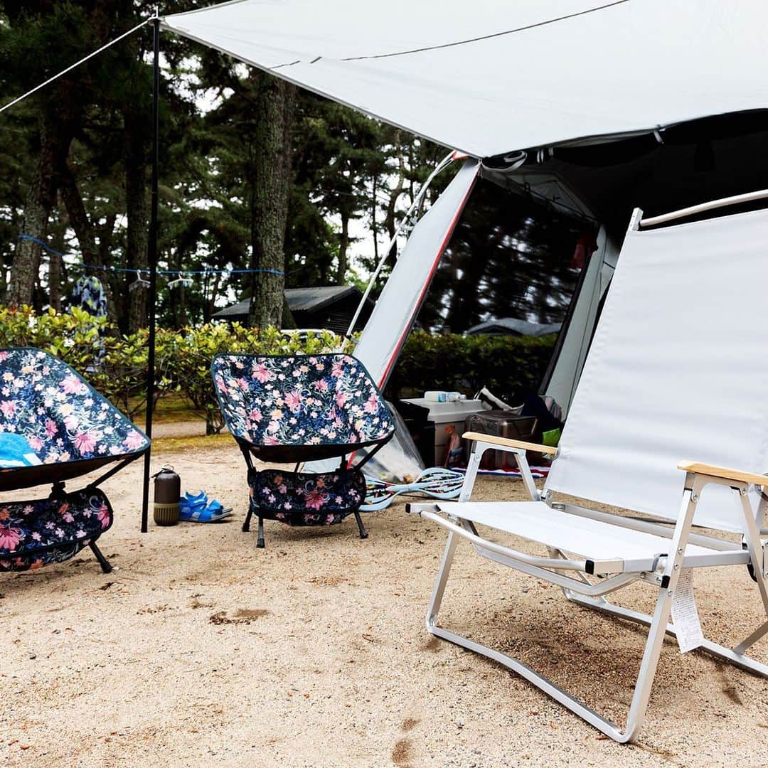 キャンプ情報サイト［ランタン］さんのインスタグラム写真 - (キャンプ情報サイト［ランタン］Instagram)「CAMP SMILE STYLE ／ ファーストテントはコールマン！ 初めてのテント泊に子供たちのワクワクが止まらない ＼ いろんなキャンパーのキャンプスタイルを現地取材と一般キャンパーからの投稿で数多く掲載してます。 . . 詳しくは @lantern.camp webサイトをご覧ください . . #camp #camping #camplife #outdoor #travel #trip #lantern_smile #キャンプ #キャンプ用品 #アウトドア #テント #自然 #旅行 #キャンプ初心者 #キャンプ好きな人と繋がりたい #アウトドア好きな人と繋がりたい #camper #外遊び #キャンプスタイル #マイアミ浜オートキャンプ場 #ファミリーキャンプ #ファミキャン #Coleman #コールマン #タフスクリーン #duracell」8月29日 18時02分 - lantern.camp