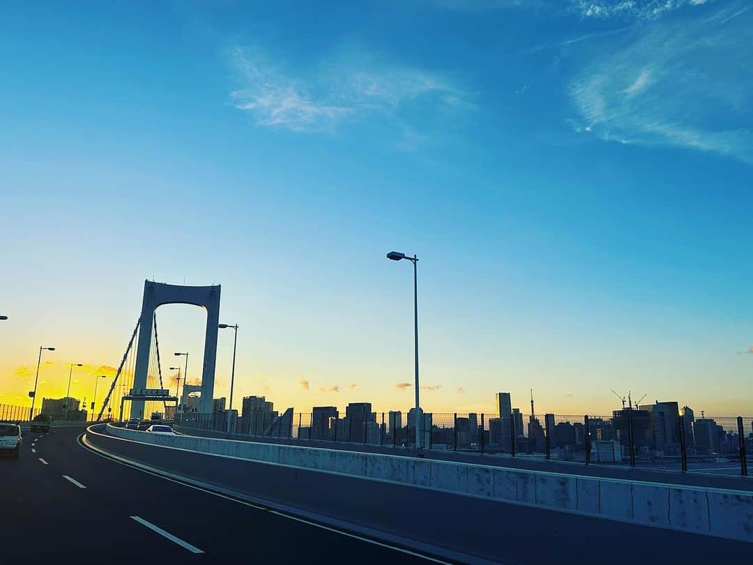ILMARIのインスタグラム：「まだまだ暑いですが、もう8月も終盤ですね！　  #サヨナラSUNSET  #ripslyme  #おかもとえみ」