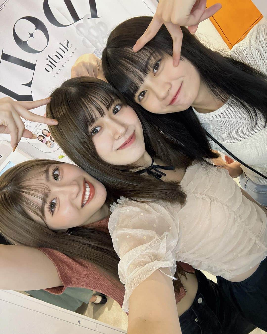 のインスタグラム：「nicola💜🩷🖤」