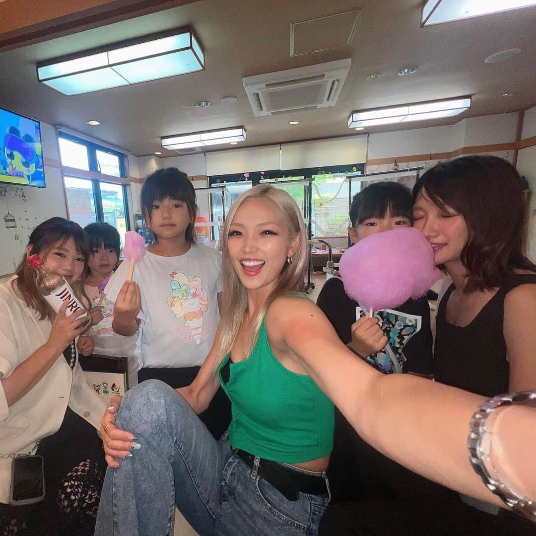 MIIKAさんのインスタグラム写真 - (MIIKAInstagram)「お盆楽しすぎた♡ 久しぶりのリカに会えた🥹 連続で遊びすぎて体が悲鳴。笑 久しぶりに12時間近く眠ってた⏰笑 . . #友達#アルコール#飲み会#酒飲み #friend #いいね返し#okinawa#travel#love#instapic#followme #いいねした人で気になった人フォロー」8月29日 18時40分 - miicyan430