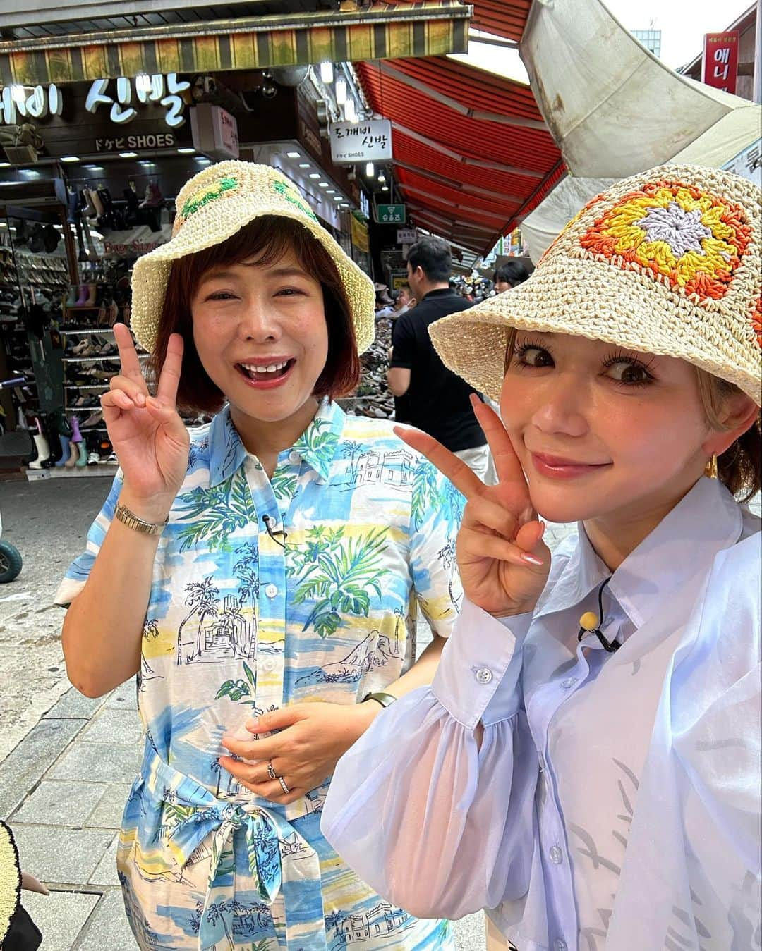 村重杏奈さんのインスタグラム写真 - (村重杏奈Instagram)「鬼奴さんとこかじさんと韓国ロケっ  アイドル時代に覚えた 「オッパぁポッポへジュセヨ」 (お兄さんちゅーして)を乱用し過ぎてマネージャーにバチしばかれた以外は全て完璧でした👍みてね☀️」8月29日 18時51分 - hktanna4848