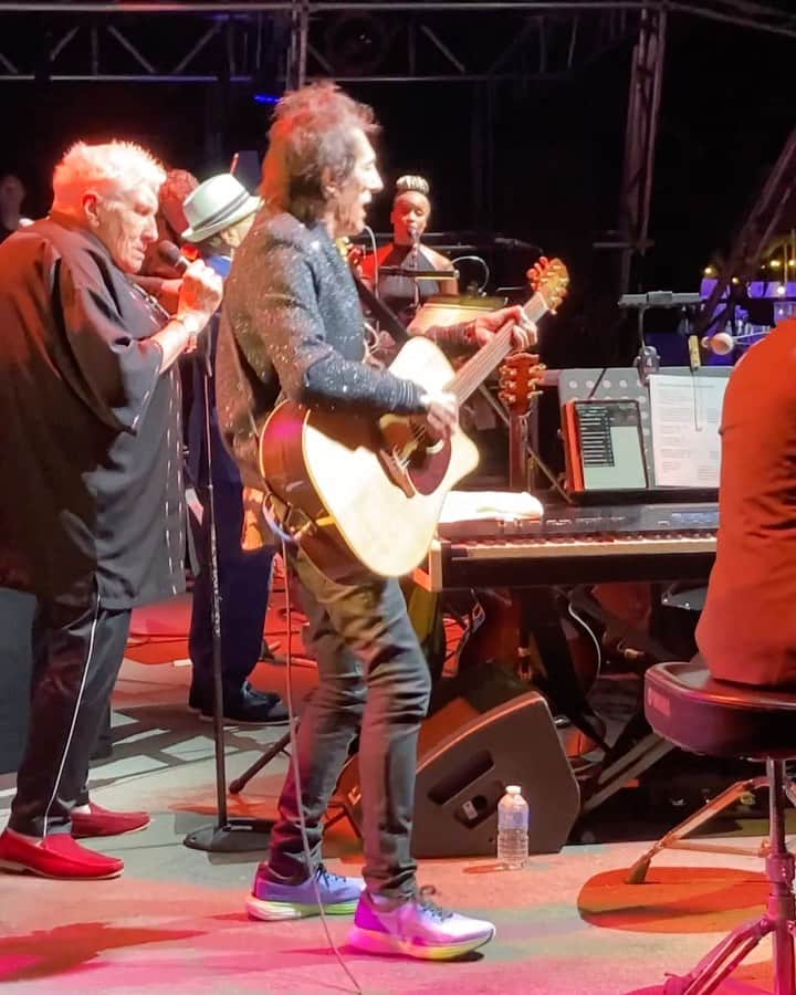 ロン・ウッドのインスタグラム：「More great memories from Saturday’s show at @paircfestival with @vanmorrisonofficial and @chrisfarlowethefilm ❤️🎸❤️」