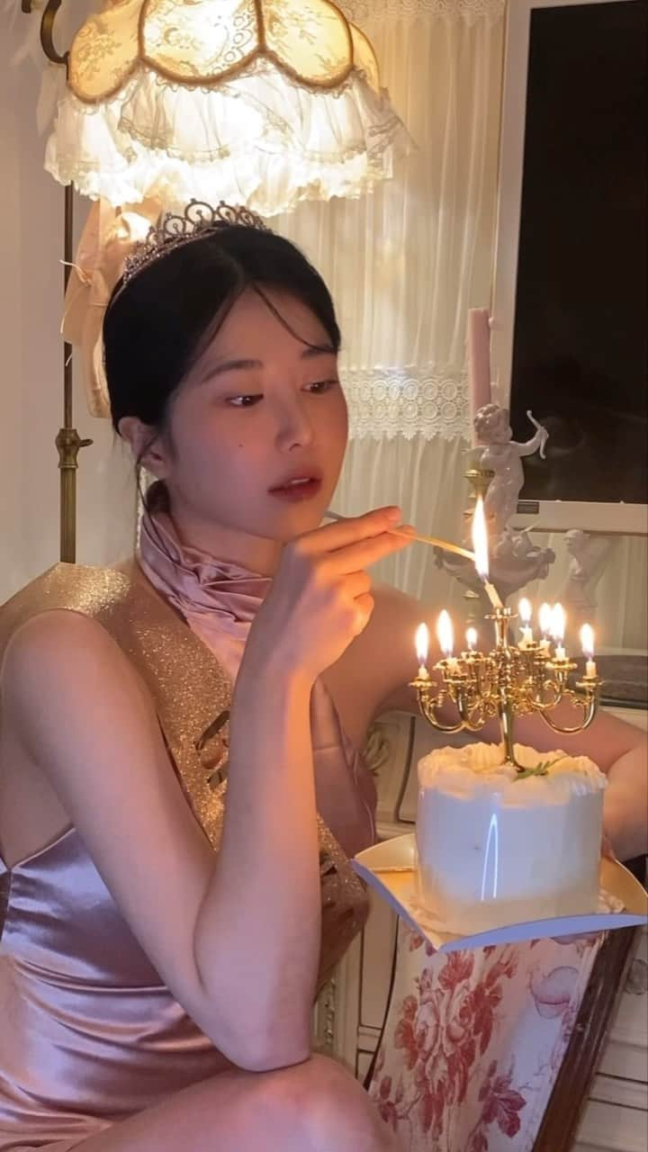 ハユンのインスタグラム：「Happy Birthday to Me🎂」