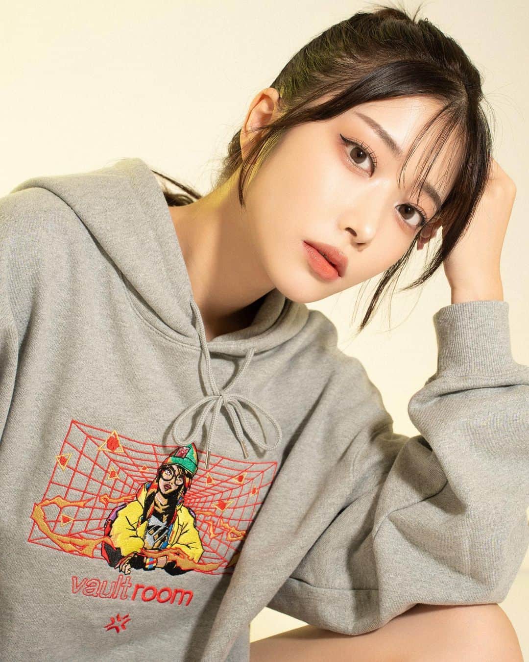 西井綾音のインスタグラム：「こっちはあたたバージョン🫡  #valorant #vaultroom #패션 #모델  #코스프레」
