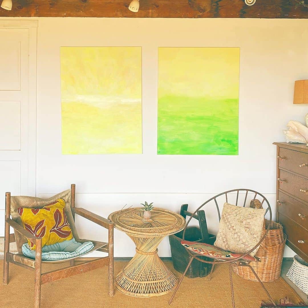 山崎美弥子のインスタグラム：「Paintings of Ocean and Sky  海と空の絵たち。  #ocean #beach #island #horizon #landscape #artiststudio #life #story」