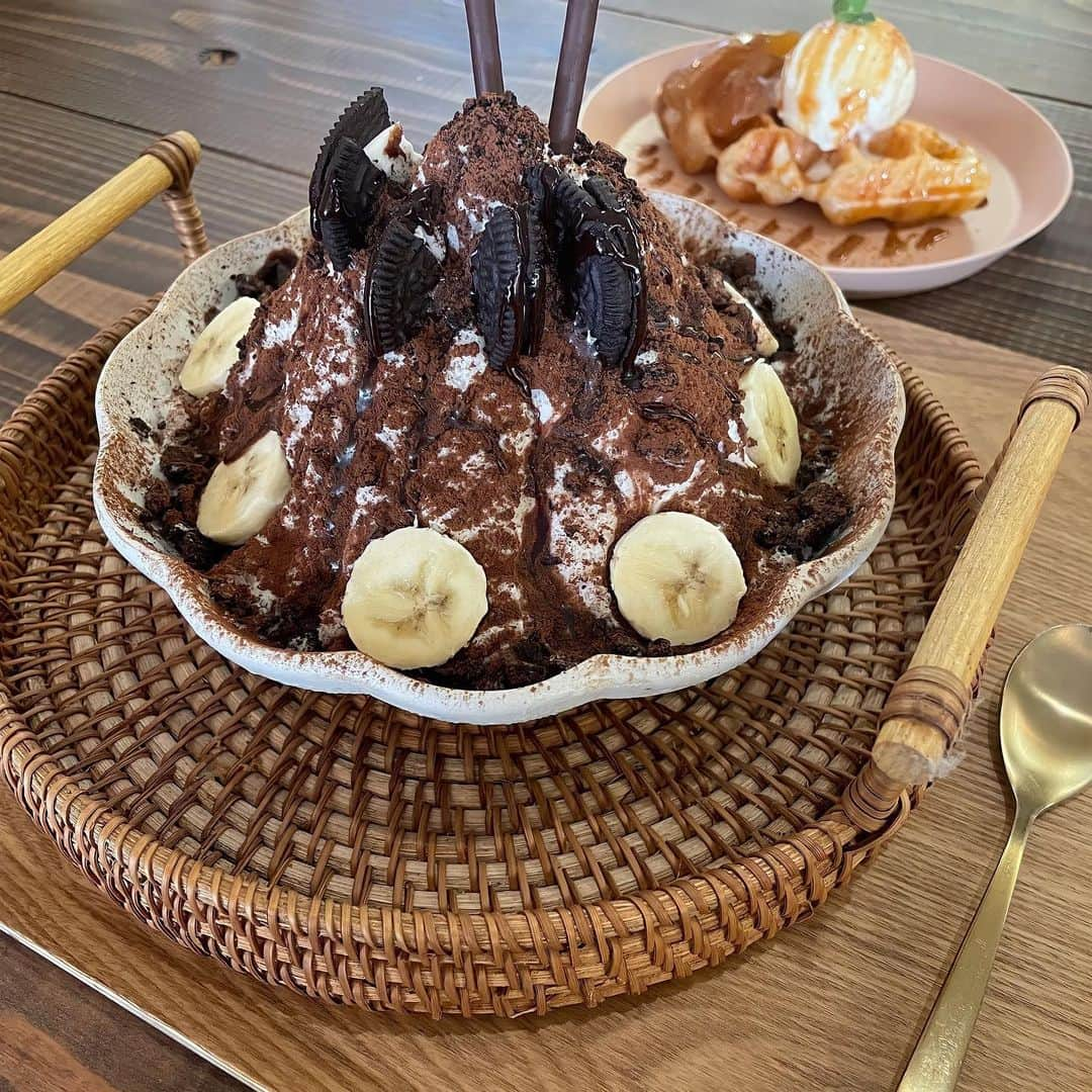 磯佳奈江のインスタグラム：「. 今夏、初かき氷🍧  お友達とランチしてたくさん 話せて楽しい休日でした☺️ . #かき氷 #夏 #韓国風かき氷 #茨城カフェ #茨城グルメ #土浦カフェ #カフェシャロン #cafesharon」