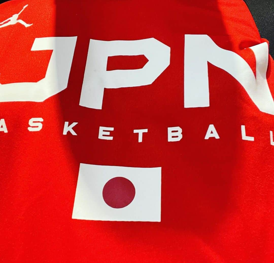 井上雄彦のインスタグラム：「20時10分からオーストラリア戦🇯🇵🇦🇺🏀🔥 日本のシュートが全部入りますように‼︎‼︎‼︎ 🔥🔥🔥🔥🔥🔥🔥🔥🔥🔥🔥🔥 ＃念 #感謝 #AkatsukiJapan」