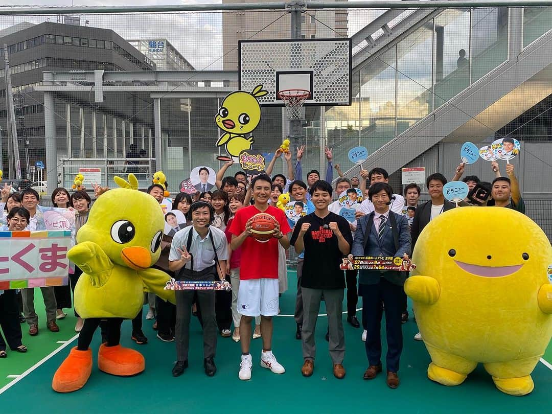 広島ホームテレビ「HOME NEXT neo」さんのインスタグラム写真 - (広島ホームテレビ「HOME NEXT neo」Instagram)「🏀バスケW杯  フィンランド戦で歴史的な勝利を手にした バスケットボール日本代表🇯🇵  このあと19:54から いよいよ運命のオーストラリア戦です✨  先週木曜日には 広島テレビ・テレビ派とのコラボ中継もありました！  広テレ・森アナと吉弘のフリースロー対決も！ 貴重な経験になりました😆  頑張れ！ニッポン✨  #広島 #バスケ #W杯 #応援  #広島テレビ #テレビ派 #森拓磨 アナ #広島ホームテレビ #ピタニュー #吉弘翔」8月29日 19時53分 - home.announcers