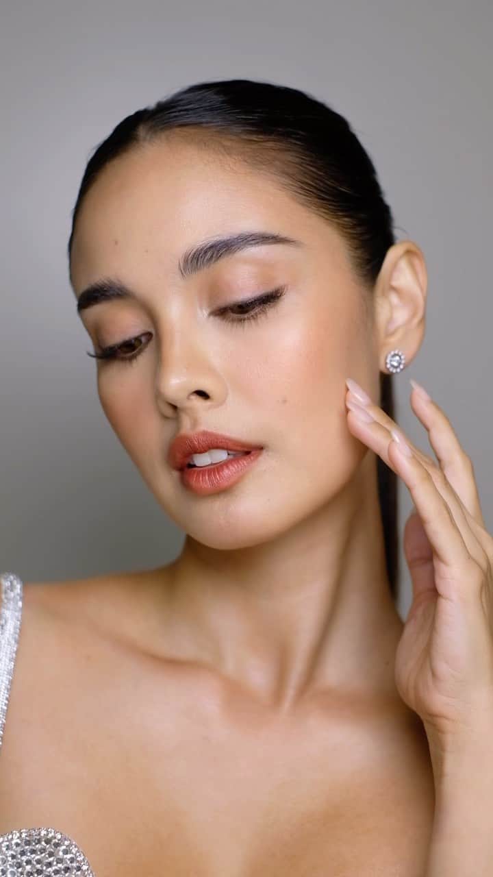 ミーガン・ヤングのインスタグラム：「First glam with this beaut 😍 @meganbata  For tonight’s @voguephilippines gala #MakeUpbyRickCalderon  Hair by @rjdelacruz #StyledbyAdrianne @adrianneconcept  @russelmay for the dress :)」