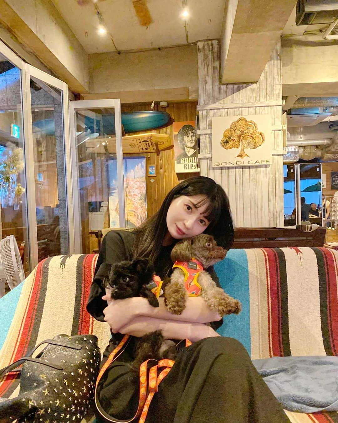 のインスタグラム：「食べるの大好き兄弟だけど ペッパーちゃんはレバー系のおやつが苦手なので 最近は細かく刻んでご飯に混ぜて、カモフラージュしてあげています🤣」