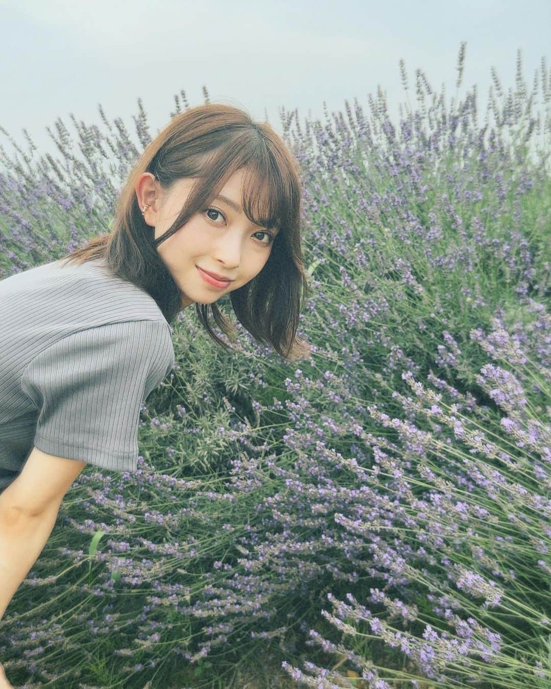 辻野かなみのインスタグラム：「❤︎  ⁡ 前に、偶然ラベンダー畑発見して📸パシャリ✨ ⁡ #ラベンダー #辻野かなみ　#かなみん　 #超ときめき宣伝部　#超とき宣 #𝗂𝗇𝗌𝗍𝖺𝗀𝗈𝗈𝖽 #𝗂𝗇𝗌𝗍𝖺𝗅𝗂𝗄𝖾 #𝖿𝗈𝗅𝗅𝗈𝗐𝗆𝖾 #𝗅𝗈𝗏𝖾 #데일리룩　#데일리룩코디　#패션	#오오티디 #데일리　#좋아요　#팔로우 #Indonesia」
