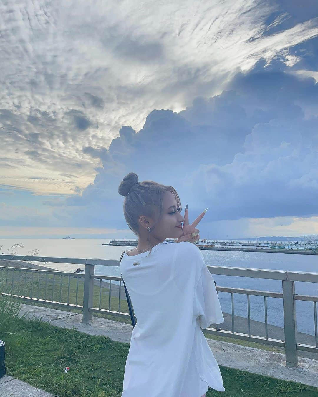 伊藤愛依海のインスタグラム：「🏖  江ノ島のイベントのあとやまあいとWでーとしてきた👫💓  海鮮もいっぱい食べたしおいしかったし楽しかったね🦪🦐💕︎ またいこーねー❣️  #今日好き#jk3 #ギャル  #きょうあい  #やまあい」