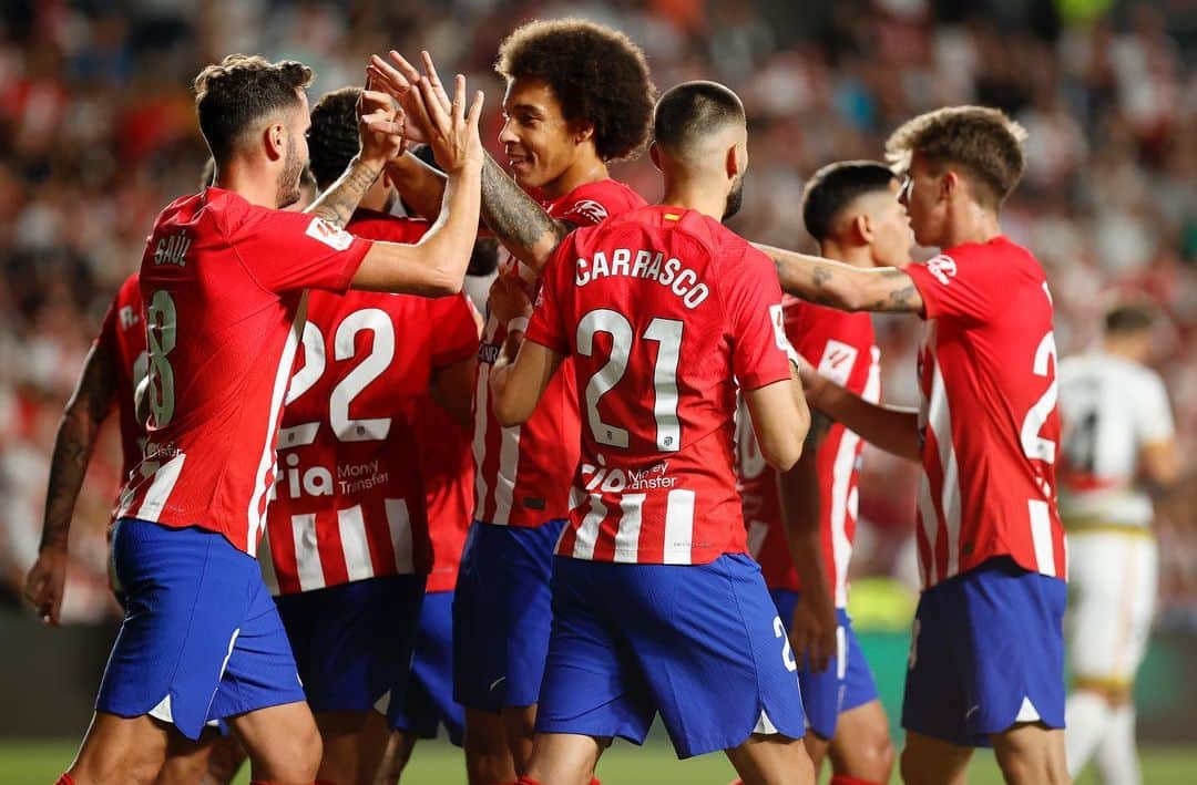 アクセル・ヴィツェルのインスタグラム：「Incredible TEAM performance! Proud to be a part of this group. We are in a positive moment, let’s be sure to maintain it! 💪🏽🔴⚪️」