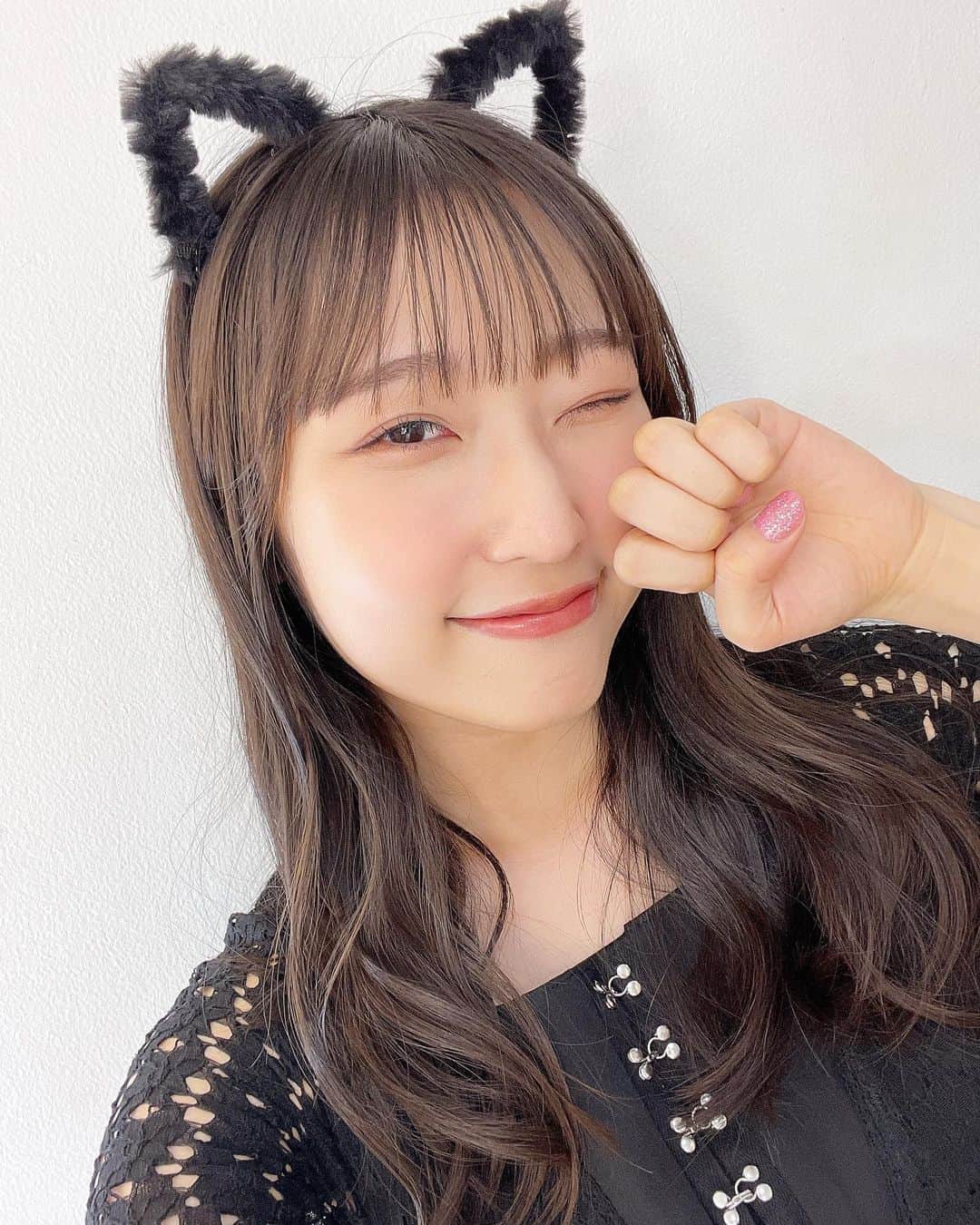 段原瑠々のインスタグラム：「🐈‍⬛  ショップオリジナルグッズ発売中です😊    #juicejuice #段原瑠々 #猫」