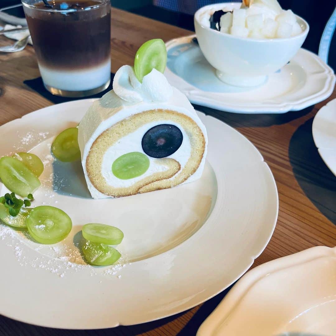 masayoのインスタグラム：「2023.8.29 + 今日は 美味しい幸せな時間♡ ・ 梨とコーヒーゼリーが こんなに合うなんて♪ ・ @norip_miarin さん 誘ってくれて ありがとう♡」