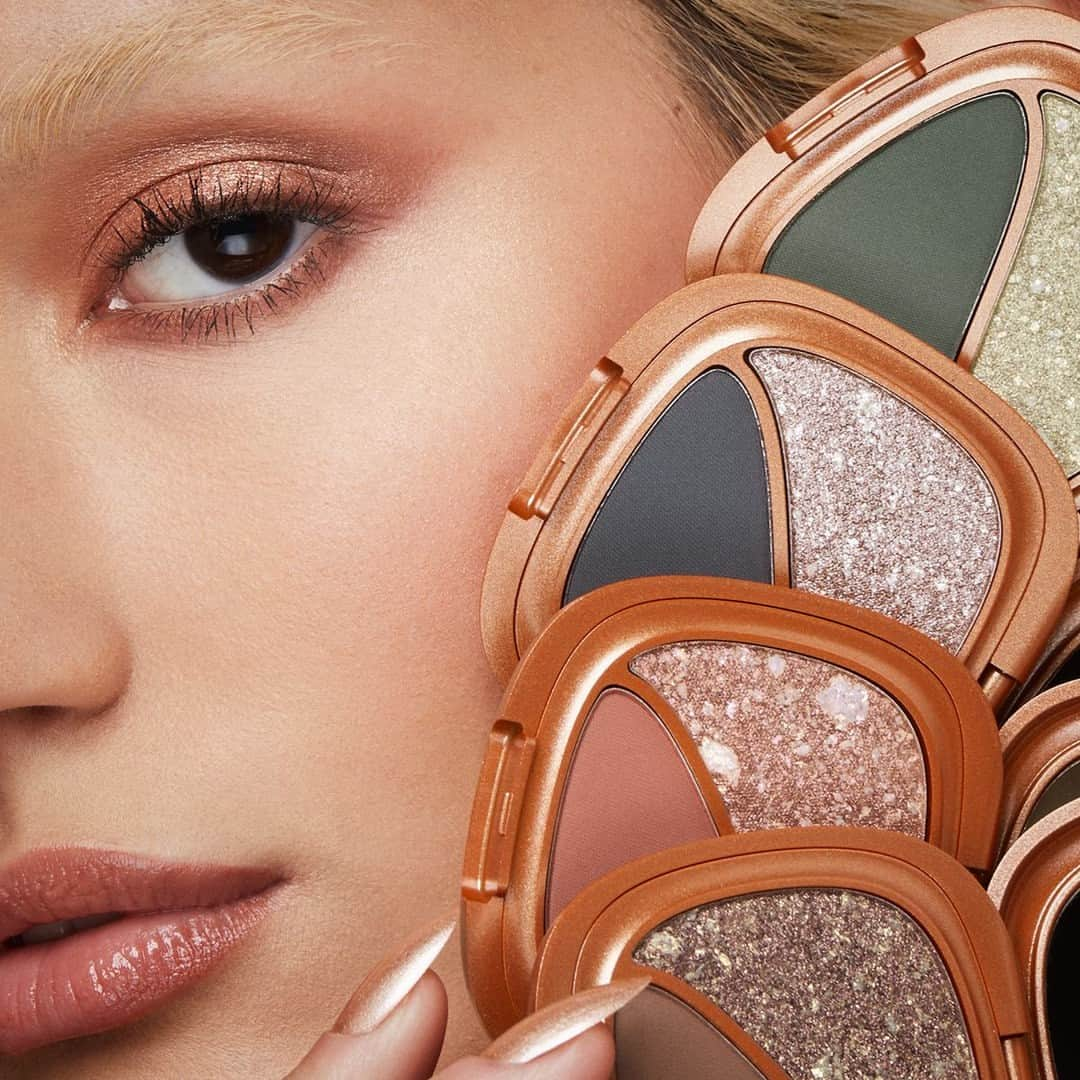 KIKO MILANOさんのインスタグラム写真 - (KIKO MILANOInstagram)「Step up your eye game with our #KIKOBalance Gaze Defining Eyeshadow Duo! 😍 Infused with matcha and sunflower oil, these shades are perfect for a mix or match day to night glam ✨ ⁣   #KIKOMilano #glowymakeup #eyeshadowlook #glitterypalette #eyeshadowpalette   ⁣ Radiance Boost Concealer 01 - Soft Touch Compact Foundation 01 - Gaze Defining Eyeshadow Duo 02 - Length & Volume Effect Mascara - Precision Boost Lip Liner 02 - Nourishing Lip Balm」8月29日 20時30分 - kikomilano