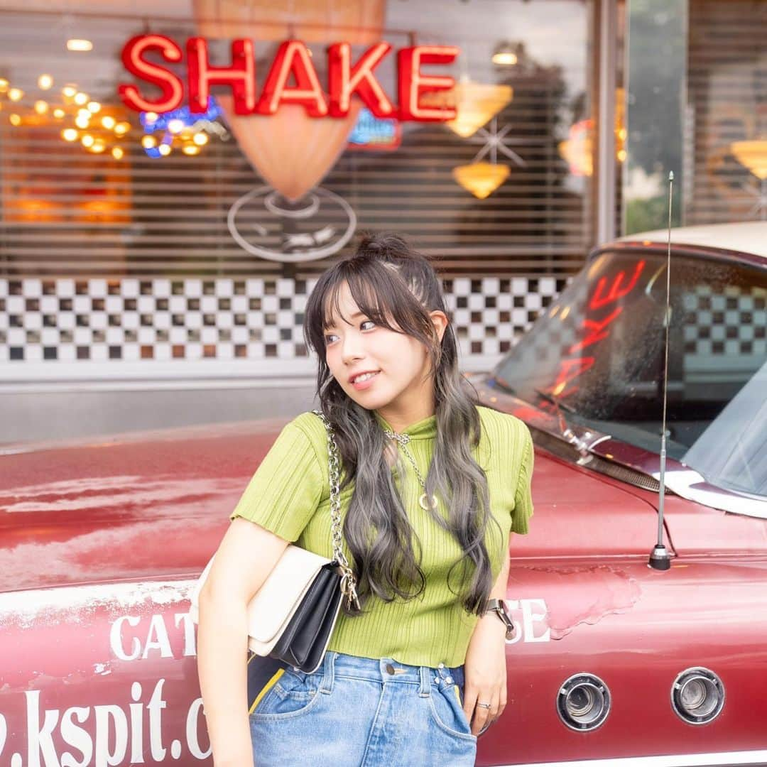 ぬーんさんのインスタグラム写真 - (ぬーんInstagram)「🍔 . . . .  . #kspit #americandiner #hamburger #nagoya #americanstyle #50s #60s #japan #japanese #girl #셀카 #셀스타그램 #올블랙코디 #올블랙패션 #무채색코디 #공주병 #自拍 #点攒 #网红#code  #lovely #y2k #y2kfashion #love #攝影 #人像攝影」8月29日 20時46分 - yukino_snow1211