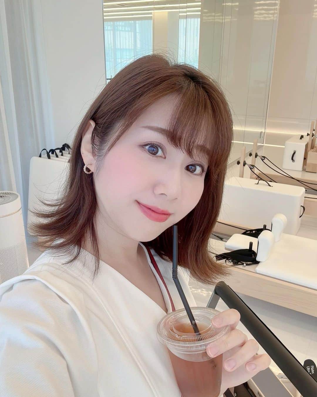 のインスタグラム：「週一の習い事、マシンピラティス🍀 @pilates_thesilk_futakotamagawa  マシンが身体の姿勢や動きをサポートしてくれるので、ピラティス初心者の私でも楽しく運動できています🫶 運動不足な日々が続いていたので、ボディメイク頑張ります💪✨」