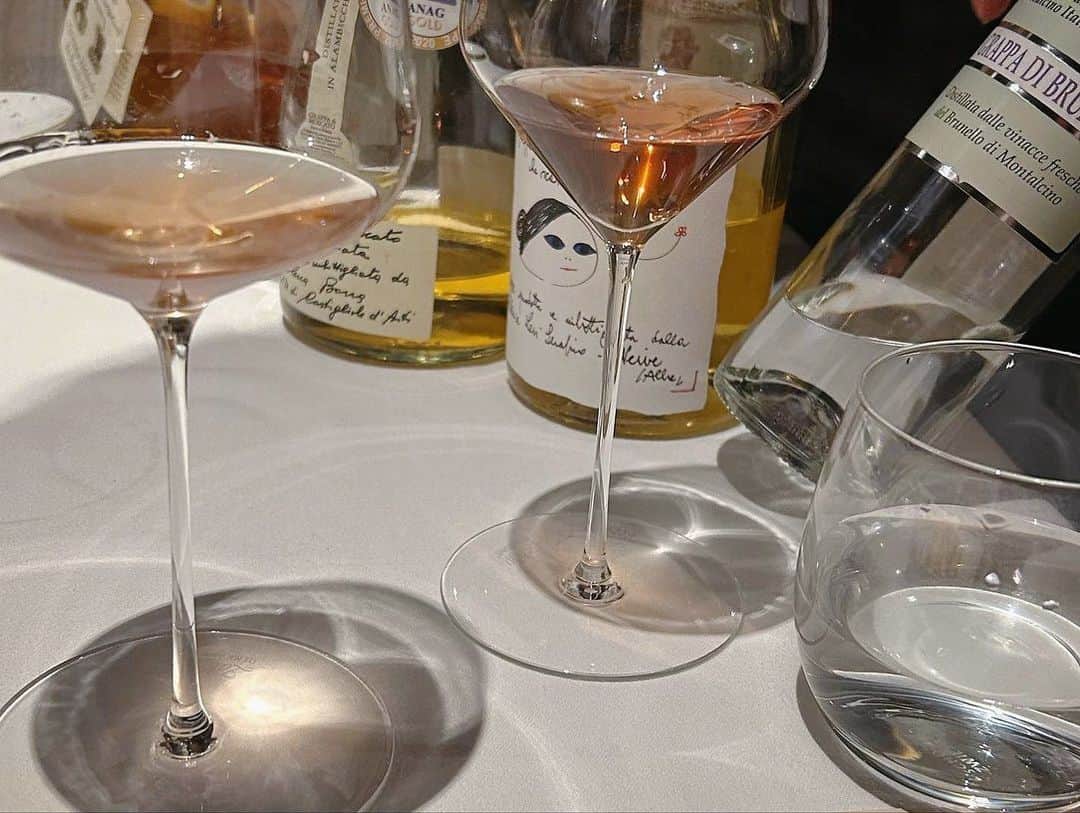 chiharuさんのインスタグラム写真 - (chiharuInstagram)「少し前ですが… ワインは自分の好みがやっと分かるくらいなので、 もう少し詳しくなれたらいいなと思った日。  とても楽しかった😌🥂」8月29日 21時03分 - chii.pink