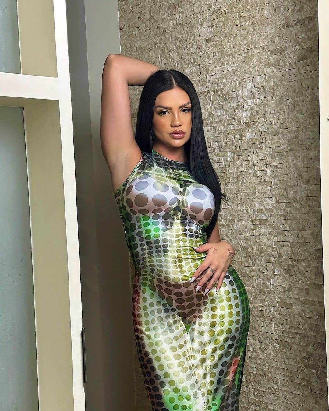 SHEINのインスタグラム：「🚨 ICON Alert! 🚨 @vivi is flaring up in our scorching heat map print bodycon 🔥 Talk about a fiery frock 😜  🔎14806872  #SHEIN #SHEINforAll #SHEINstyle #fashion #chic」