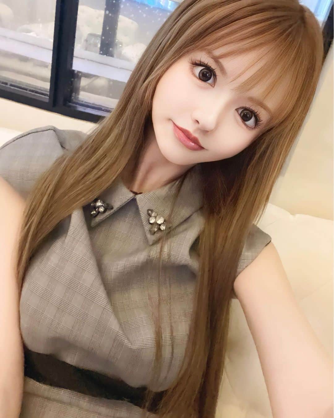 みやびのインスタグラム：「⁡ 今日は朝から銀行行ったり、雑紙まとめたりたくさん働いた😅😅 ⁡ へとへとだけど、今日の夜も出勤するよん♪♪ ⁡ SNS指名も大歓迎なので待ってます( *´꒳`* )✨ ⁡ ⁡ ⁡ ⁡ #バルセロナグループ #Fillia #フィリア #札幌 #すすきの #ススキノ #キャバクラ #キャバ嬢 #キャバクラ嬢 #ニュークラブ #ニュークラ #ニュークラ嬢 #キャバ #ラウンジ #ガールズバー #すすきのキャバクラ #すすきのキャバ嬢 #すすきのグルメ #札幌旅行 #北海道旅行 #美人 #美女 #可愛い #可愛い女の子 #銀座 #六本木 #北新地 #錦 #中州 #いいね返し」