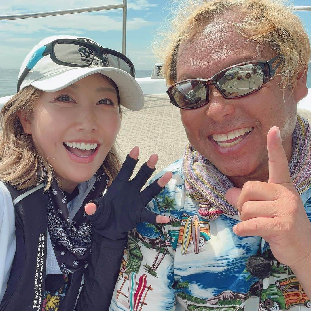 蒼井さやのインスタグラム：「先日、BABABABA爆釣Fishing! @babababa.fishing  のロケで、泉佐野からSeaRIDEさん @searide_fishingguide  にお世話になり真夏のジギングゲームを楽しんできました😊 ・ ・ ・ ご一緒して下さったのは、ロケでは初めましてのEVERGREENの久保さん @koi317 です✨️ アロハシャツがお似合いの久保さんの、次々とサワラや青物をかけていくジギングテクは必見です！！ タチウオも型が良くなってきていて指3~4本クラスのがたくさん！ 今回も爆笑爆釣のロケでした😁✨️ 9/13日放送予定です！是非観てくださいね☺️ ・ ・ ・ 【SeaRIDE】 大阪府泉佐野市住吉町6 泉佐野食品コンビナート  09032825544  https://www.sea-ride.jp/smt/ ・ ・ ・  【BABABABA爆釣Fishing】 @babababa.fishing  毎週水曜日22:30~23:00 サンテレビにて放送。 ↓放送終了後（約一週間後に）YouTubeで番組がご覧になれます📹✨ こちらも是非登録してね❤️ https://babababa.fishing/ ・ ・ ・  #babababa爆釣fishing  #BABABABA  #釣り  #Fishing  #fishinglife  #EVERGREEN  #エバーグリーン」