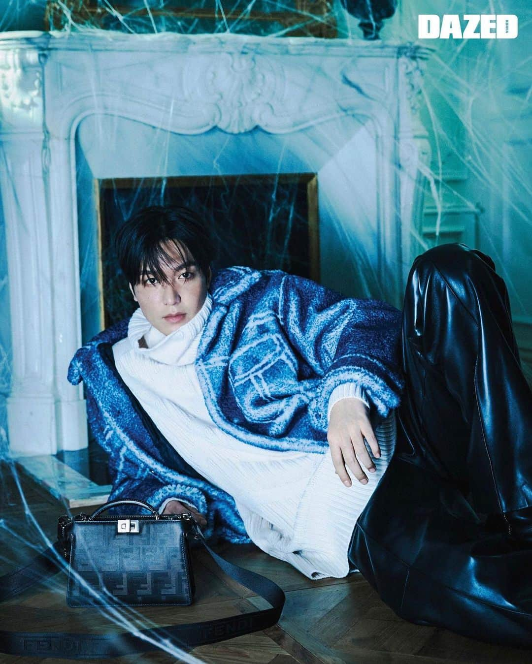 Fendiさんのインスタグラム写真 - (FendiInstagram)「#FendiAmbassador Lee MinHo wore #FendiFW23 in a Dazed Korea editorial.  @dazedkorea @actorleeminho  Direction: @choijiiwoong Photography: @zyobb Styling: @hj_jung1025 Art: @hasuim @leeseyeon_ Hair: @hearts_ahnhongmoon_ Makeup: @makeup__515 Set: @summerskythunderstorm」8月29日 21時01分 - fendi