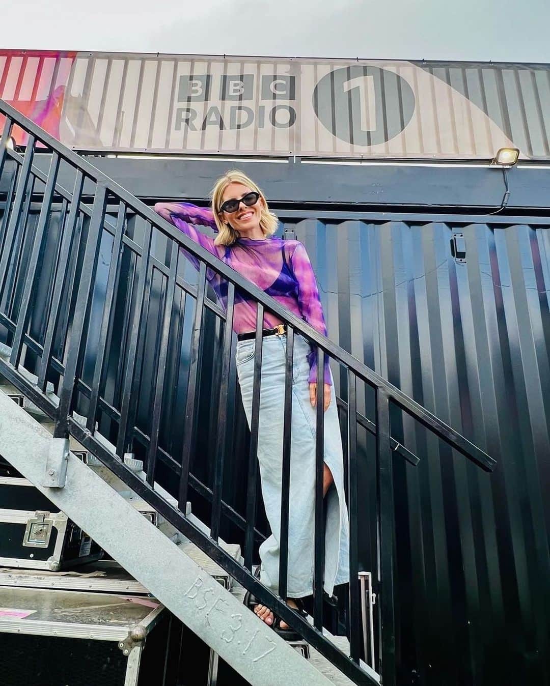 のインスタグラム：「SPOTTED 📷💜 The beautiful @mollieking giving ultimate festival vibes at Reading Festival this weekend in our Saskia Sheer Top ✨」