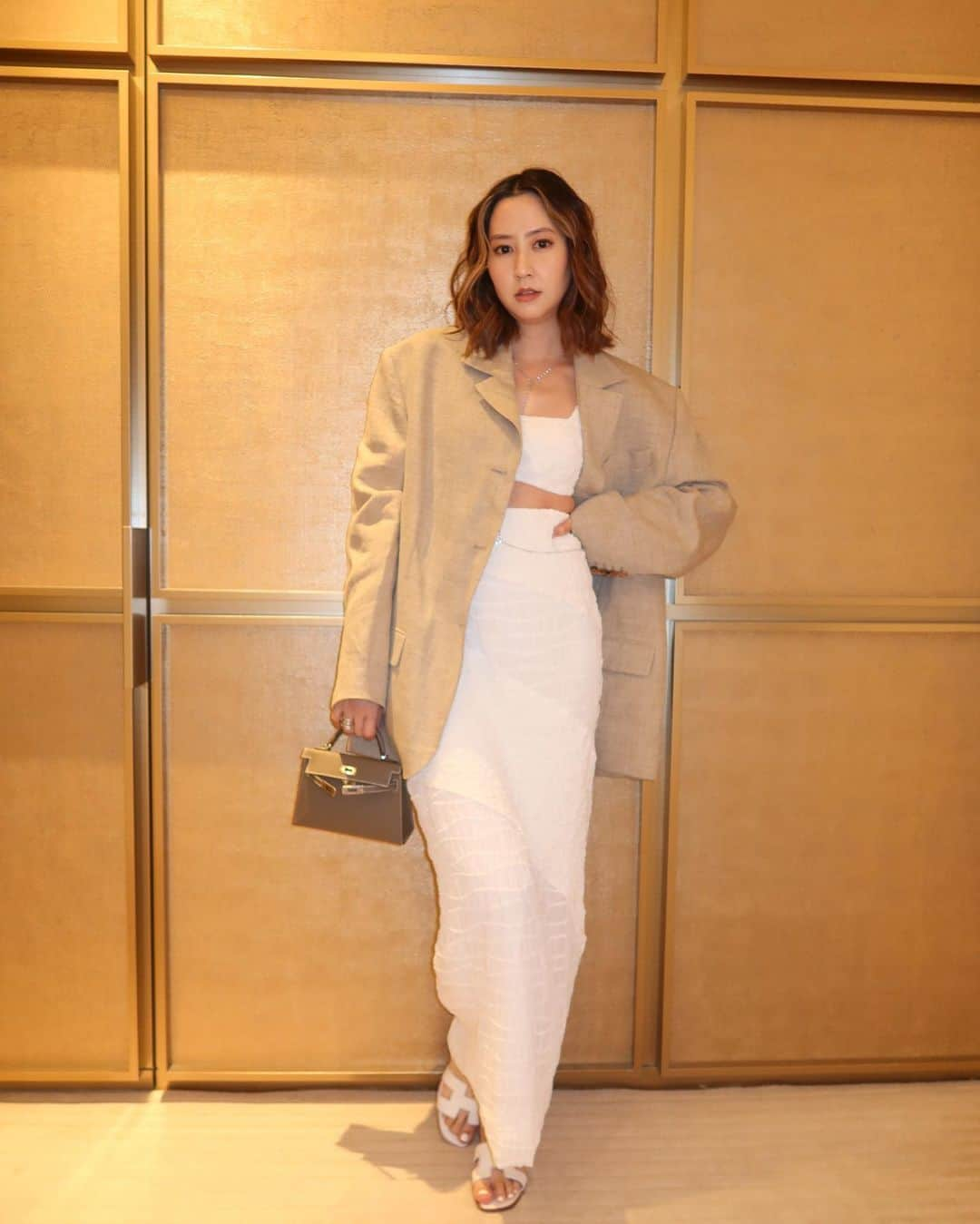 河北麻友子のインスタグラム：「FASHION JACKET: Acne Studios BAG&SHOES: Hermès #FASHION #OOTD #麻友コーデ」