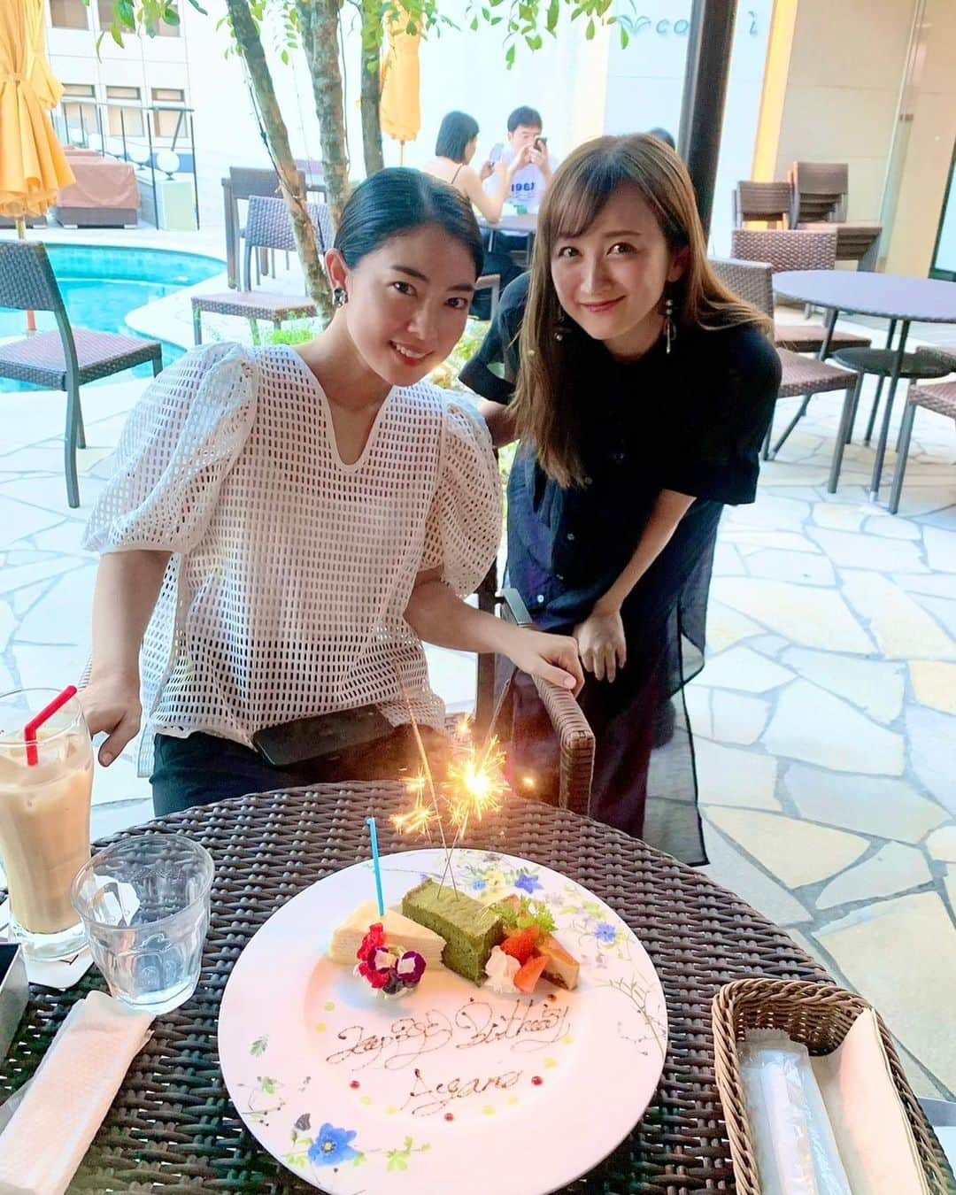 森口彩乃のインスタグラム：「・  昨日は自己申告My Birthdayに参加してくれたみなさま、  メッセージをありがとうございました👏✨  20代の頃は、お友達のお誕生日は0時ピッタリにおめでとう！を送ったりするのが楽しかったけれど、 30代は誕生日付近におめでとう🤭を言い合う位が 心地よいですね🌿  そして、 かれこれ10年はお互いのお誕をお祝いしている彩夏たん。 今年もありがとうございます🙏  渋谷のラジオ時代のリスナーの皆さんからも メッセージが届いて、とっても嬉しい1日でした☺️  #誕生日 #バースデー #バースデーケーキ #お祝い #birthday #お誕生日ケーキ #ありがとう #birthdaycake #🎂」