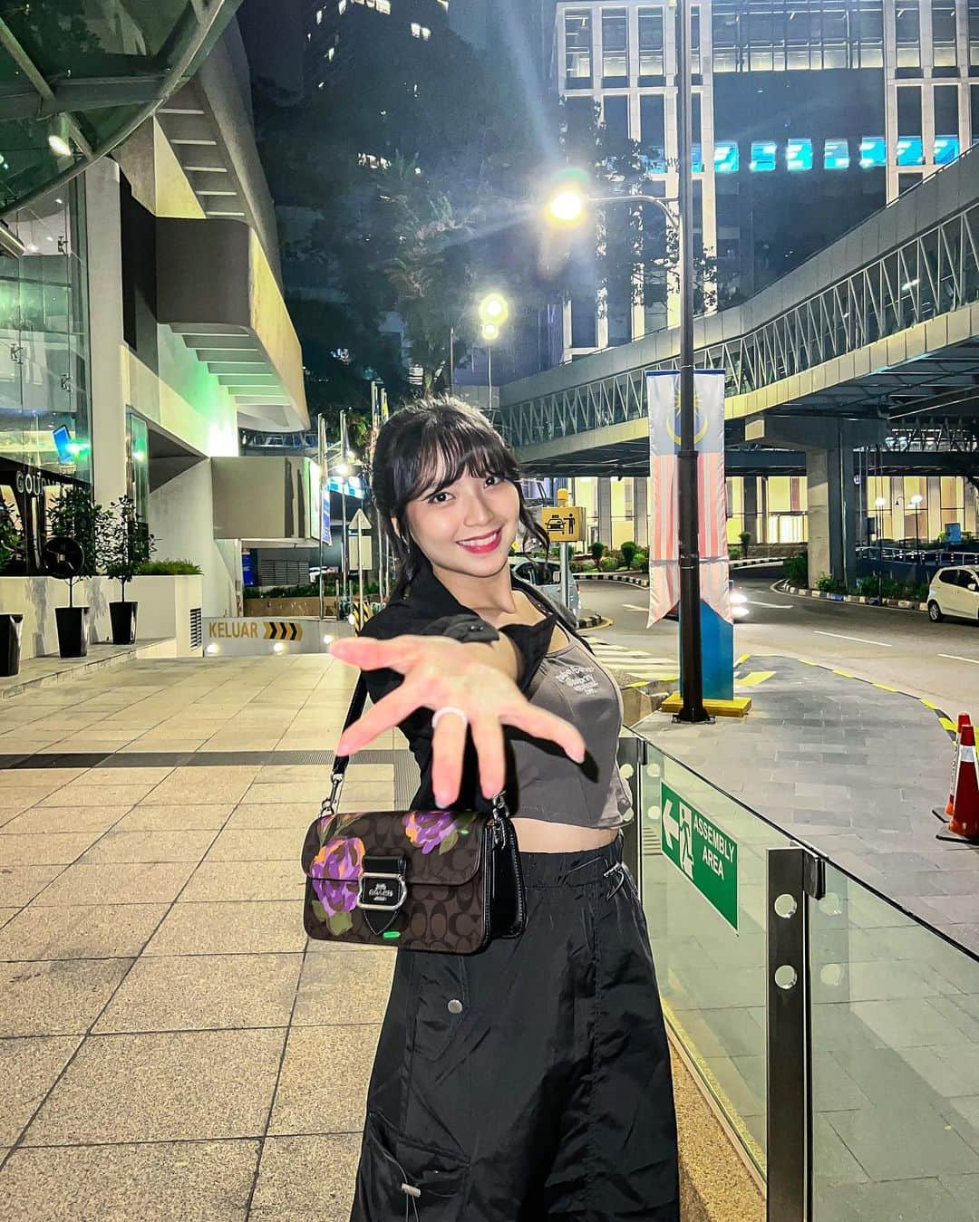 シャニア・グラシアさんのインスタグラム写真 - (シャニア・グラシアInstagram)「🌃」8月29日 21時18分 - jkt48gracia