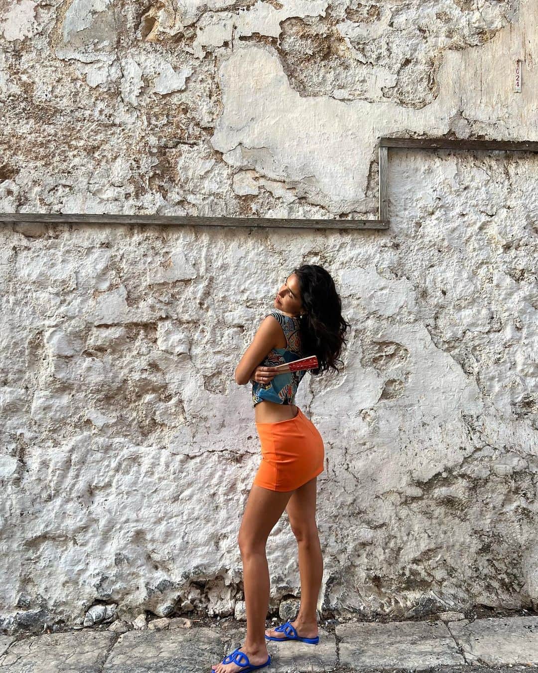 Ashley Skyのインスタグラム：「molto caldo Italian summer 🪭」