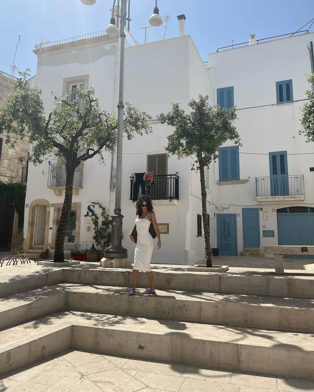 Ashley Skyさんのインスタグラム写真 - (Ashley SkyInstagram)「molto caldo Italian summer 🪭」8月30日 7時05分 - ashleysky
