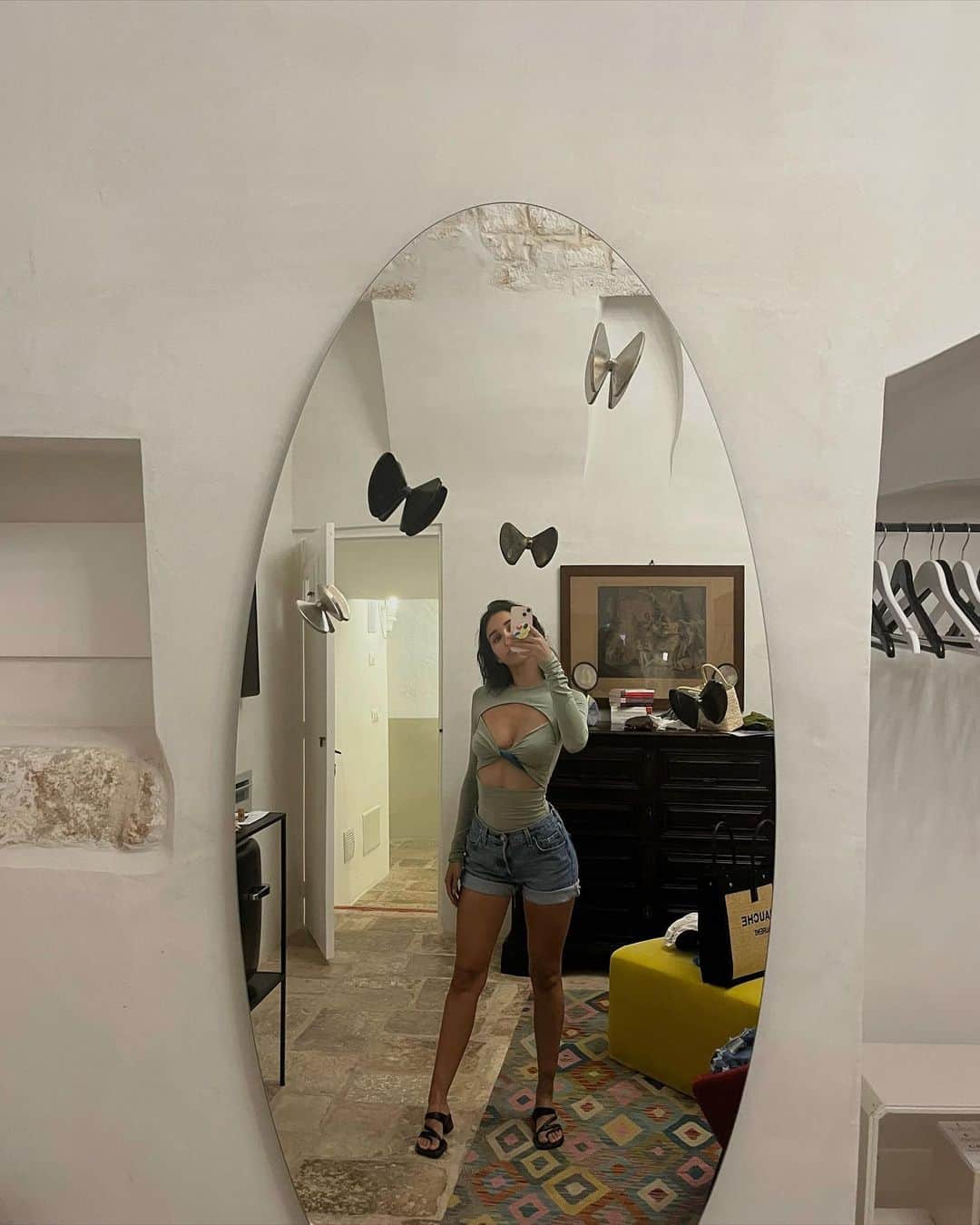 Ashley Skyさんのインスタグラム写真 - (Ashley SkyInstagram)「molto caldo Italian summer 🪭」8月30日 7時05分 - ashleysky