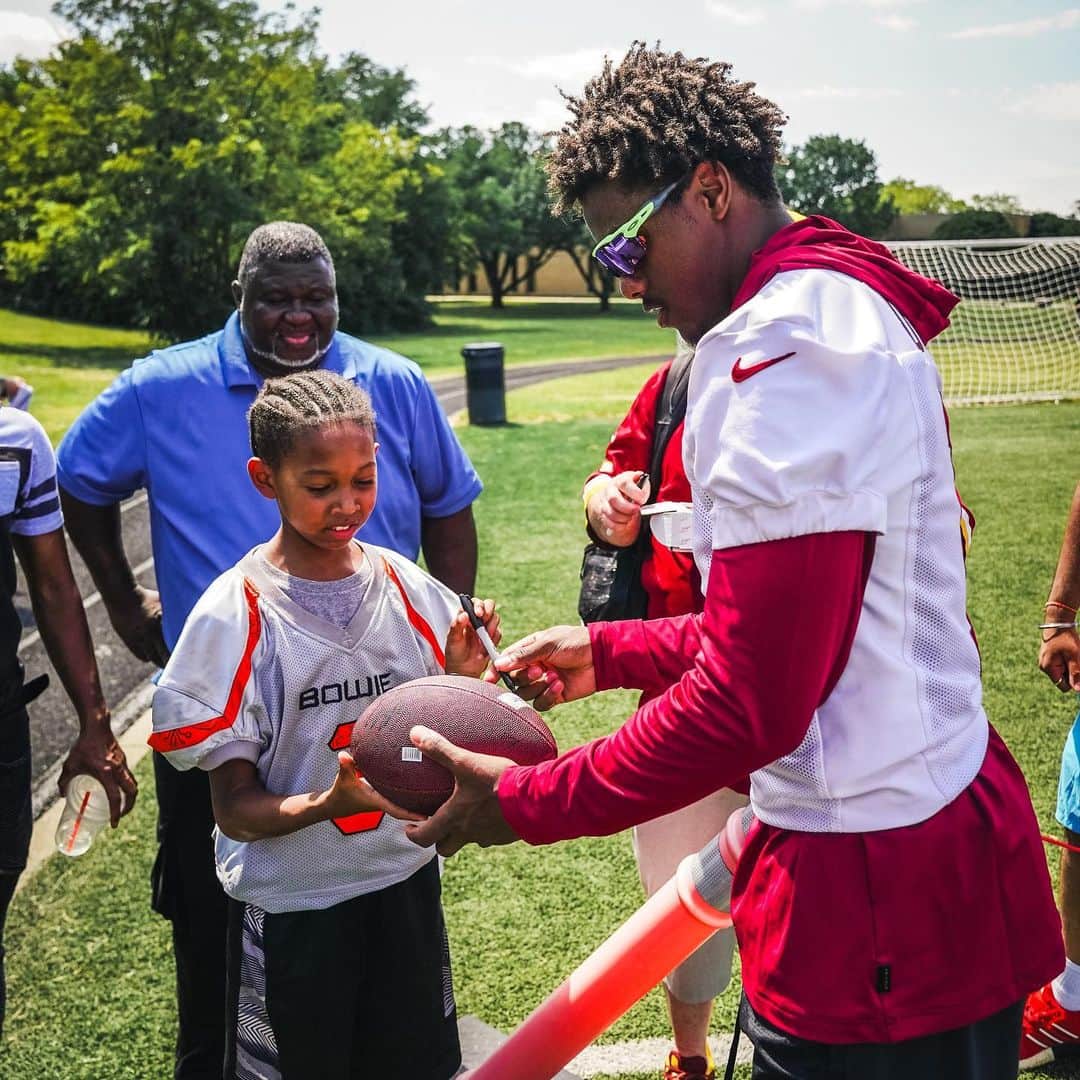 ワシントン・レッドスキンズさんのインスタグラム写真 (ワシントン・レッドスキンズInstagram)「10 years of