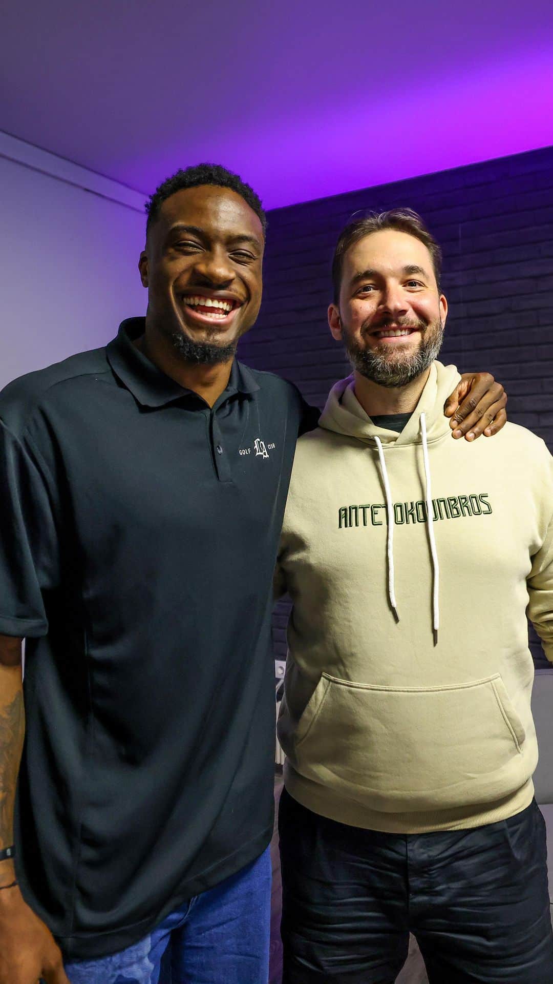 のインスタグラム：「Thrilled to partner with @alexisohanian, @serenawilliams, @venuswilliams, @olympiaohanian and my brothers on @wearelagc 🙌🏾🏌🏾‍♂️⛳️   Hear all about it and @tglgolf in the latest episode of ‘Thanalysis’ with my guy Alexis Ohanian as we discuss partnering, Reddit, AI and more. TAP IN whenever you get your podcasts!!!!!」