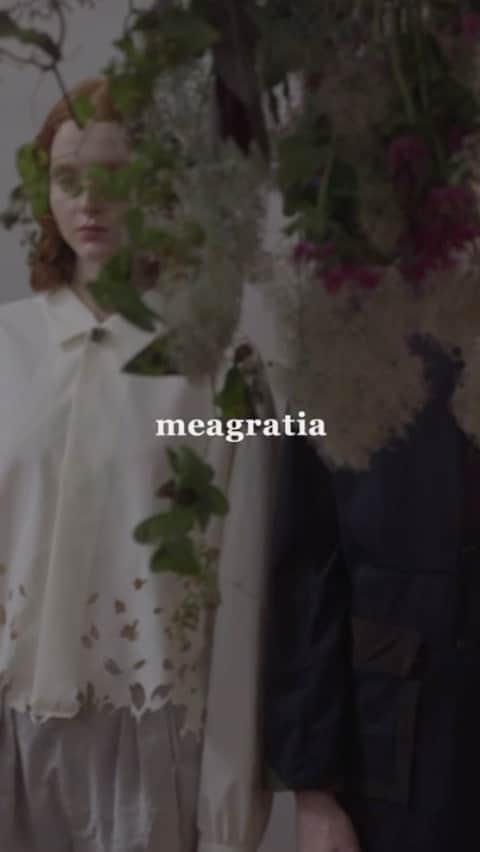のインスタグラム：「meagratia 24S/S Collection Film - Delicate erosion -  Art Direction: Miharu Fujii @hukuwarai_tokyo2020  Styling: @makikimura1226  Flower Artist: @yukarisatoflower  Film direction / Cinematographer : @y_u_m_e_  Cinematographer: Shunsuke Watanabe Hair: @kazhironaka  Make-up: @maki_iii  Model:  @ferdiachris (DONNA) @madi_stubbington (DONNA)  Music direction: @koizumi_takumi_gerais  (roph recordings / rockwell product shop) Music: @linnmori MD: @bay_seki  Designer assistant: @coffee_latte_8181  Cinematography assistant: @sairi_todo  Make-up assistant: @m.knn890  Production / Casting: @takahiro_kudose @teeny_ranch_  meagratia Designer: @takafumi_sekine  #meagratia #24ss」