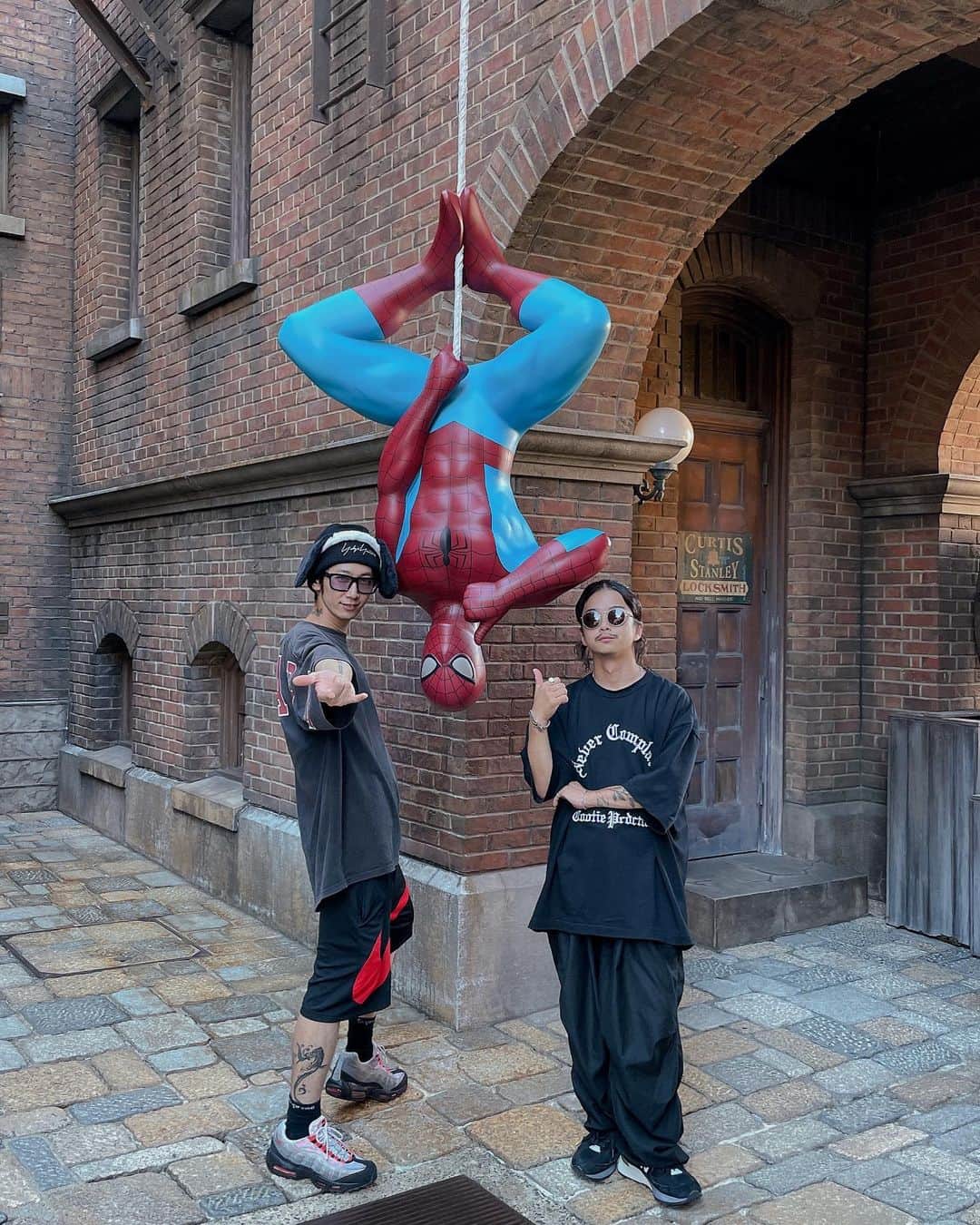 加藤 聖也のインスタグラム：「.  Universal Studios Japan 🌏  #大阪 #旅行 #trip #USJ #SpiderMan #JAWS #HarryPotter #15時に入園して満足して18時に退園 #マリオのとこは入場制限で入れなかった #写真がいっぱい思い出いっぱいで幸せな気分」