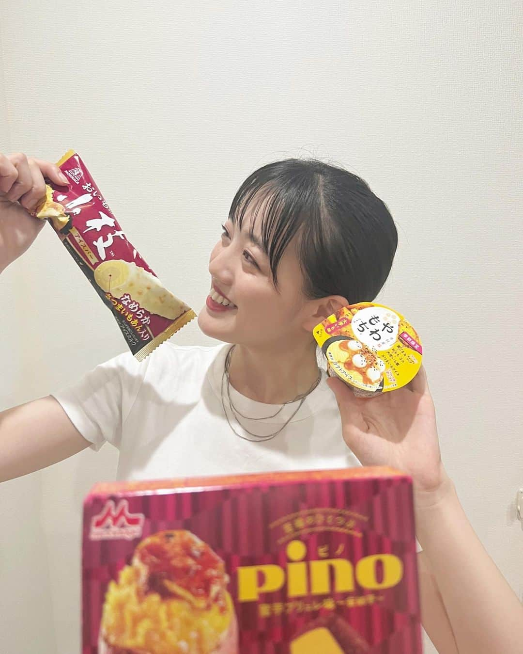 希山愛のインスタグラム：「* #おいもすたぐらむ  たくさんのお芋〜🍠  ピノは星が出たんです！！ 運命感じちゃいました‪‪❤︎‬  お芋に囲まれて幸せです🥰  #お芋好きにはたまらん #お芋 #コンビニアイス #アイス #ice #やわもち #やわもちアイス大学いも味 #ピノ #ピノ蜜芋ブリュレ #小枝アイスバー #おいもの小枝アイスバー #お芋の季節 #followme #99line」