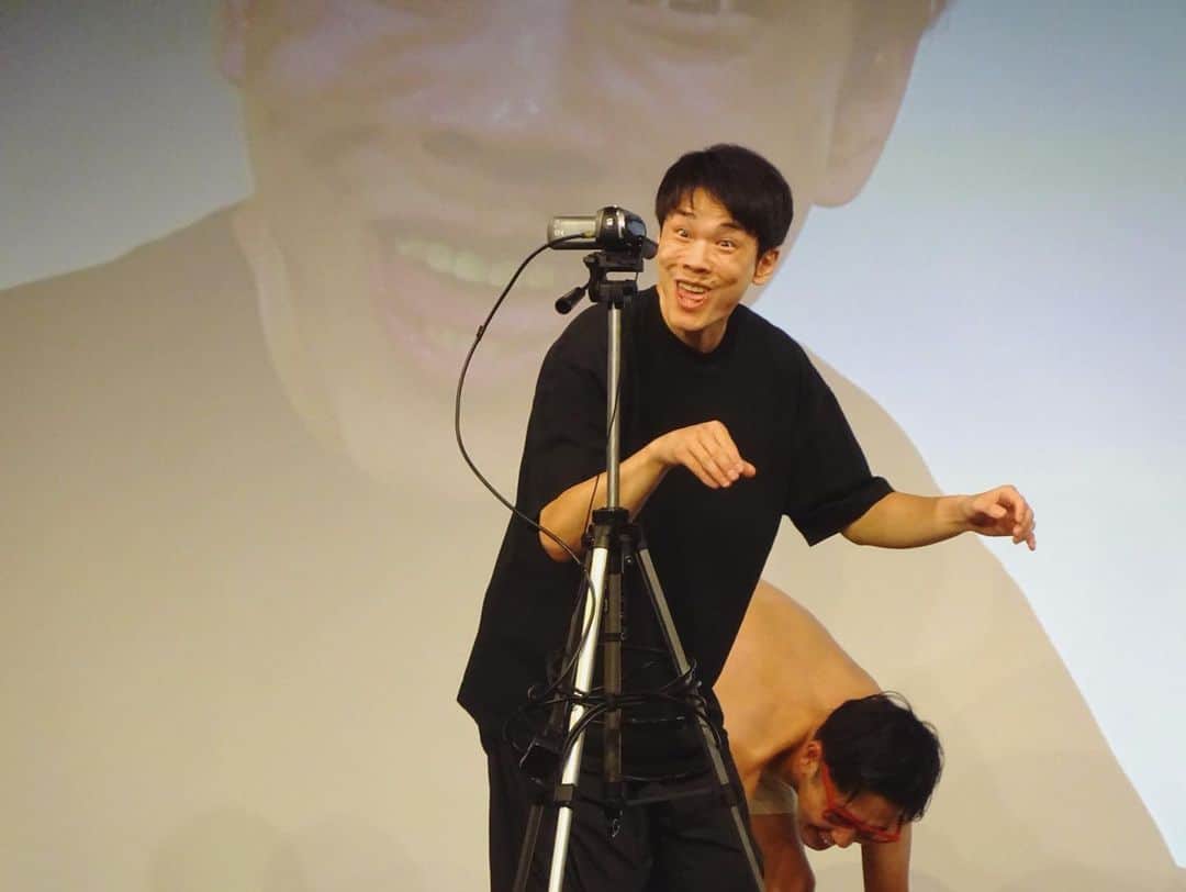 桑原雅人さんのインスタグラム写真 - (桑原雅人Instagram)「濱家さんと戦いました！  #桑の試練 #27人目 #かまいたち濱家 #レアすぎ #出てくれた #変態すぎ #無限ダンス #変顔100連発 #こちらのフィールドのはずが #ロンリースリップ発動 #やはり怪物 #死闘ですので見届けて下さい #有楽町ファイナル #配信あります」8月30日 0時08分 - kuwatotto