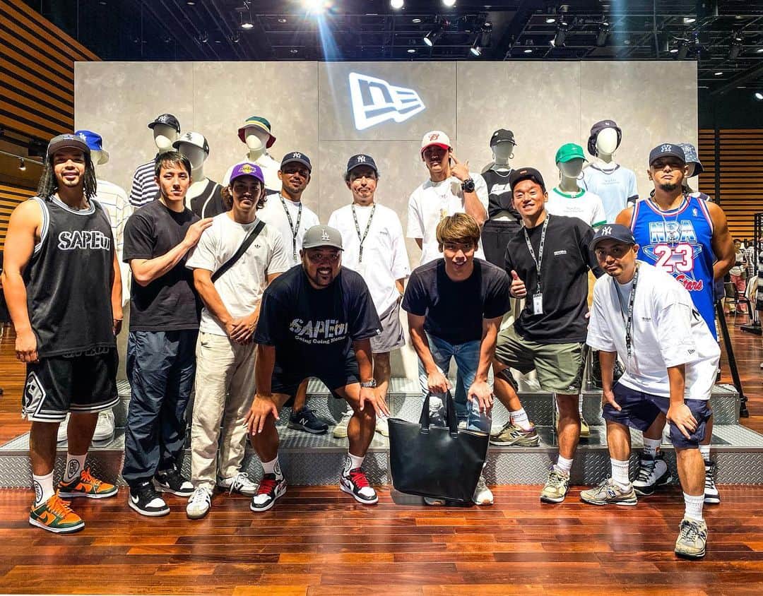 木村昌丈のインスタグラム：「NEW ERA® SPRING & SUMMER 2024 EXHIBITION  今回も素晴らしい展示会に招待して頂きありがとうございます🙇‍♂️  この度2024年の春夏物のパフォーマンスアパレルのPVに、なんとハンドボールが採用されています👏 @newerajapan さんの直営店やスポーツ量販店などで、来年の2月以降に流れる予定です👍 沢山の選手が出演していますので皆さんお楽しみに😊  @junko.ueda88 @komadai0119  @shun_dillinger @ekusnuhss  @ynyouichi  いつもありがとうございます🙇‍♂️ 今後とも宜しくお願い致します😁  #newerajapan#展示会#2024#春夏 #pokemon #streetfighter2  #capnoodle#コラボ#handball」