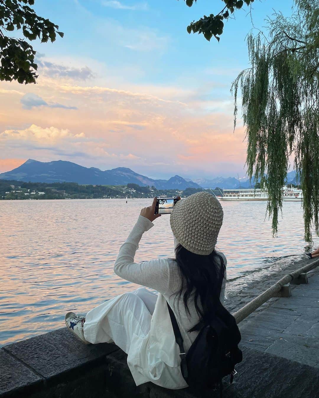 MeJiwooのインスタグラム：「지나칠 수 없었던 예쁜 포토스팟..🧡」