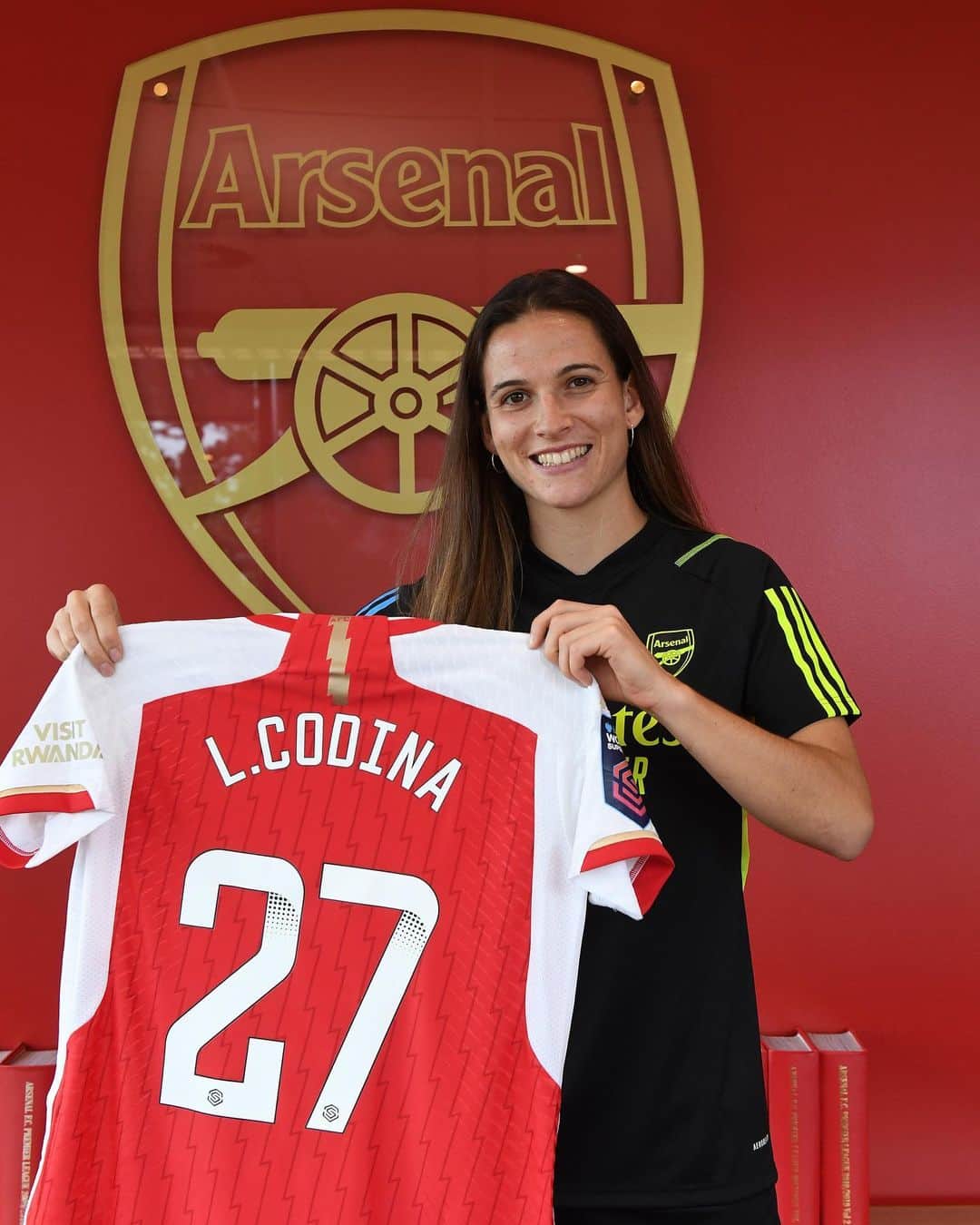 アーセナルFCさんのインスタグラム写真 - (アーセナルFCInstagram)「Laia Codina is officially a Gunner ✍️ Swipe for shirt number 👀」8月30日 0時28分 - arsenal