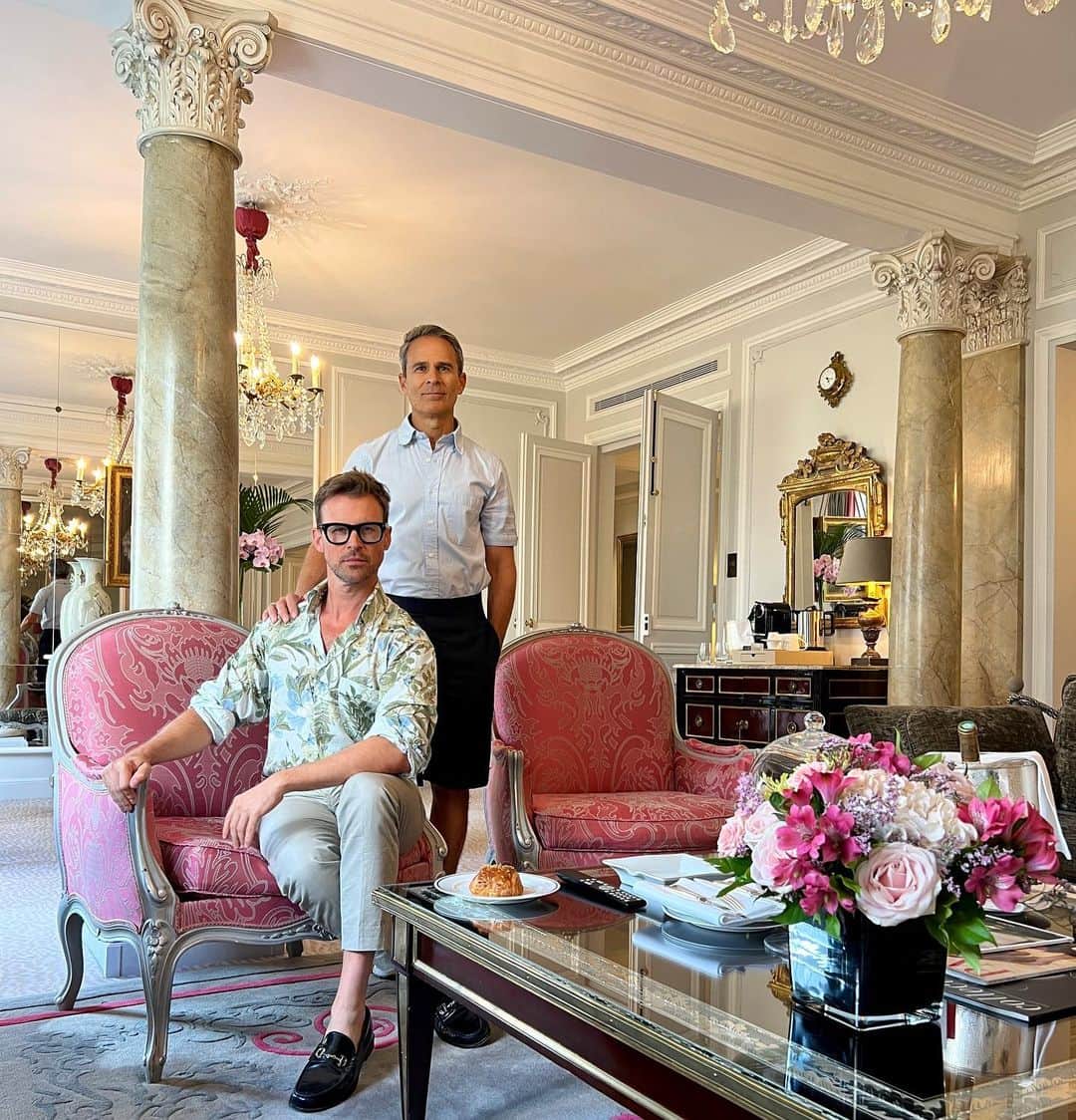 ブラッド・ゴレスキーのインスタグラム：「Category is Parisian Opulence 🇫🇷🥐」