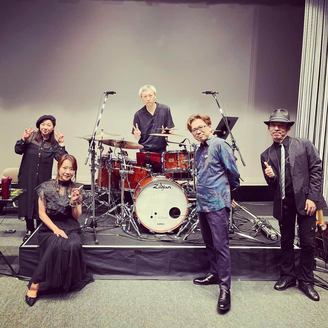 上杉洋史のインスタグラム：「岩崎宏美さん&岩崎良美さん宝くじまちの音楽会茨城県土浦市クラフトシビックホール土浦公演無事終了いたしました。ご来場いただきました皆様、どうもありがとうございました。  Had a great time with Hiromi Iwasaki and Yoshimi Iwasaki in Tsuchiura, Ibaraki! Thank you to everyone who came out to the Civic Hall show. #hiromiiwasaki #iwasakihiromi #yoshimiiwasaki #iwasakiyoshimi #ourband」