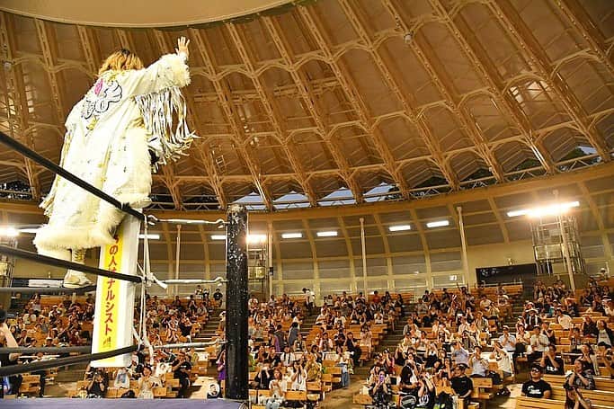 平田一喜のインスタグラム：「今年のビアガーデンプロレスも無事終わりました🌞  やっぱりお酒×プロレス×声援×野外はいつもとはまた違う雰囲気があり好きです！ 思えば新木場ビアガーデンプロレスから入門した平田🌞  終わって帰るときはまた来年かと寂しい気持にもなりつつまた来年楽しめる喜びもあるのでビアガーデンプロレスまた来年是非是非一緒に楽しみましょう🌞  本日も応援&サイン会、お酒頂いた方々ありがとうございました🌞  #プロレス #プロレスリング #プロレスラー #DDTプロレス  #professionalwrestling #Prowrestler #釣り好き #美容男子 #美容好き #銭湯 #スーパー銭湯 #銭湯好き #サウナ #サウナ好き #筋肉 #muscle #バス釣り好き #美容 #ddtpro #平田 #平田一喜 #kazukihirata」